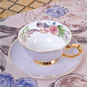 Керамические кофейные чашки с пастельными цветами, минималистичные кофейные чашки и блюдца из фарфора с золотой каймой, европейские кружки для послеобеденного чая