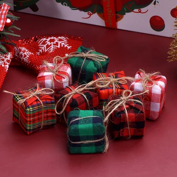 Новые аксессуары для кукольного домика 2/4 шт., миниатюрная Рождественская подарочная коробка из хлопка и льна в масштабе 1/12, игрушка для ролевых игр, декор для праздничной вечеринки